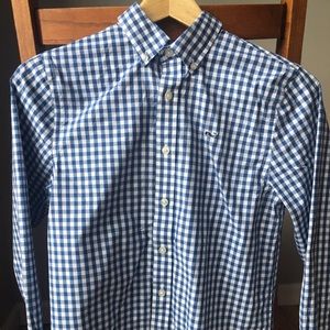 Vineyard Vines button up shirt